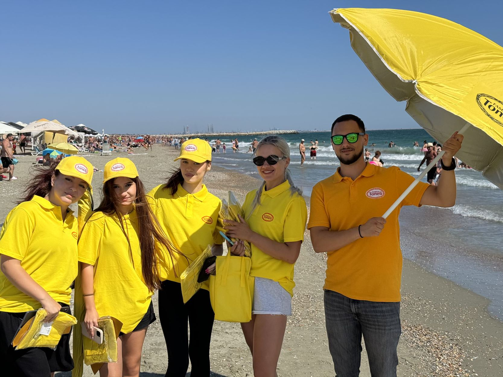 Toneli Sea side brand activation